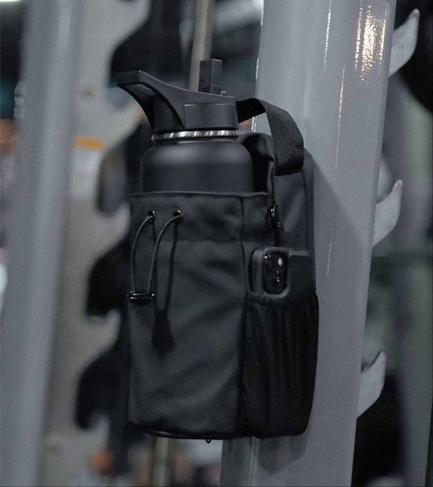 Magnetic Closure Close-Up:
"Close-up of magnetic closure system on Evania gym bag"