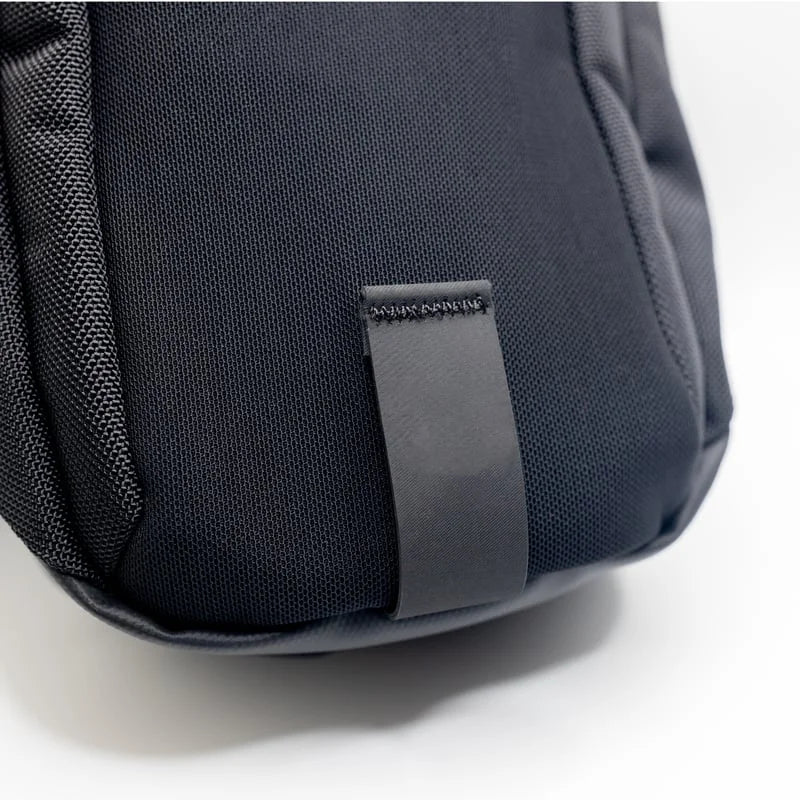 Evania - Magnetic Gym Bag